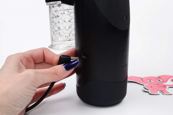 The Handy Ultimate Handjob interaktivní přirážecí masturbátor (23 cm)