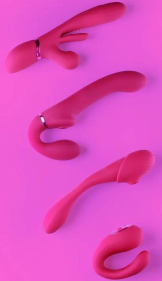 Kura - Thrusting G-Spot Vibrator with Flapping Tongue and Pulse Wave Stimulator - Pink