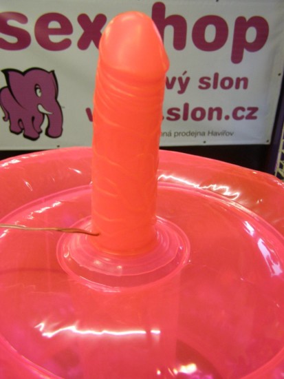 Nafukovací křesílko s penisem Hopík