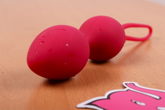 Vibrační Venušiny kuličky na dálkové ovládání Love Balls + dárek Toybag