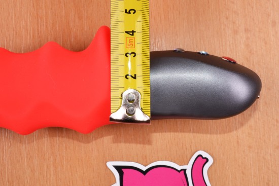 Fun Factory Stronic Surf – měříme šířku u kořene (starší barva)