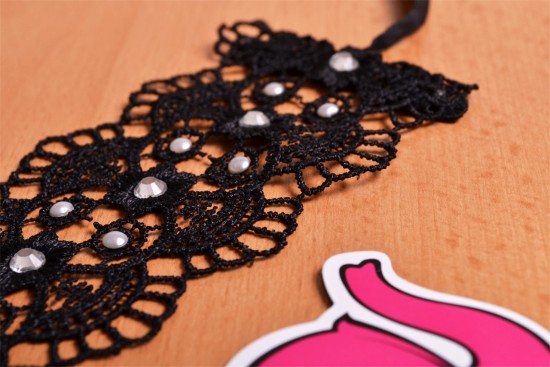 Choker s kamínky Succubus – detail kamínků