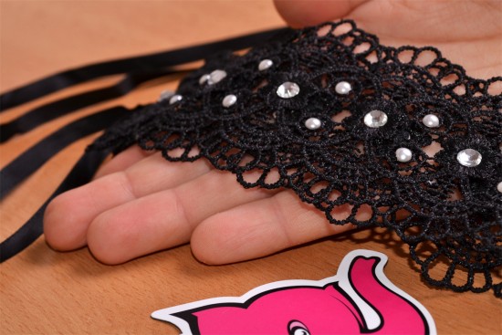 Choker s kamínky Succubus – detail kamínků