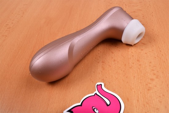 Satisfyer Pro 2 Next Generation podtlaková pomůcka, focení ze strany