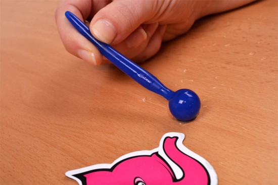 Silikonový dilatátor Blue Stick – focení v ruce