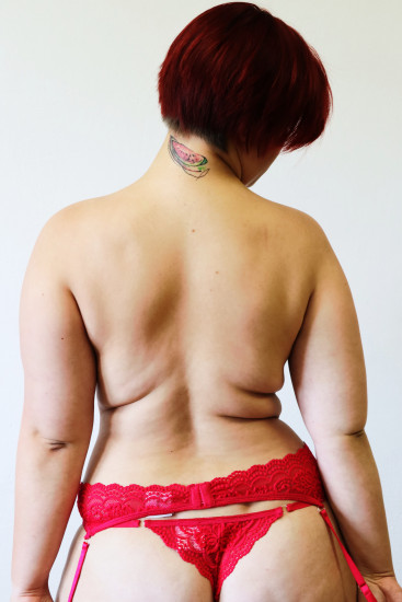 Červený podvazkový pás s tangy Scarlett