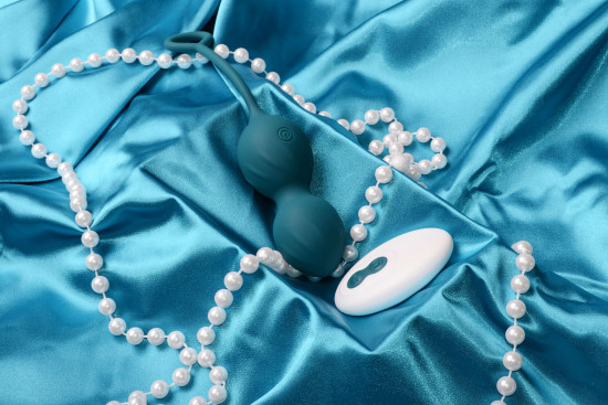 Vibrační Venušiny kuličky na dálkové ovládání Love Balls II z dvojitého silikonu