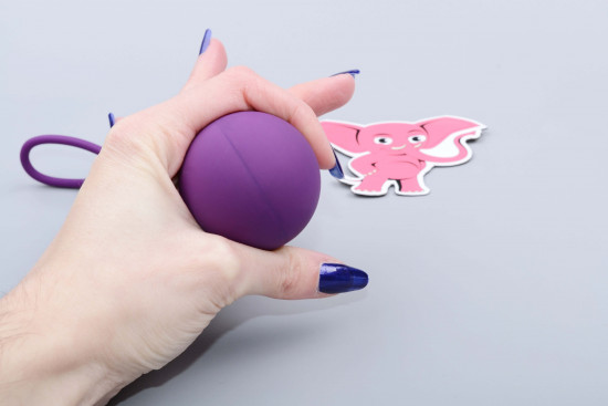 XXL Venušiny kuličky Purple Giants, v ruce