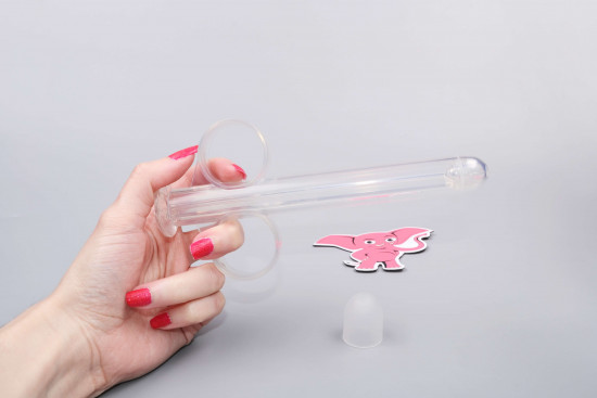 Aplikátor lubrikačního gelu Lube Up! (23 ml), v ruce