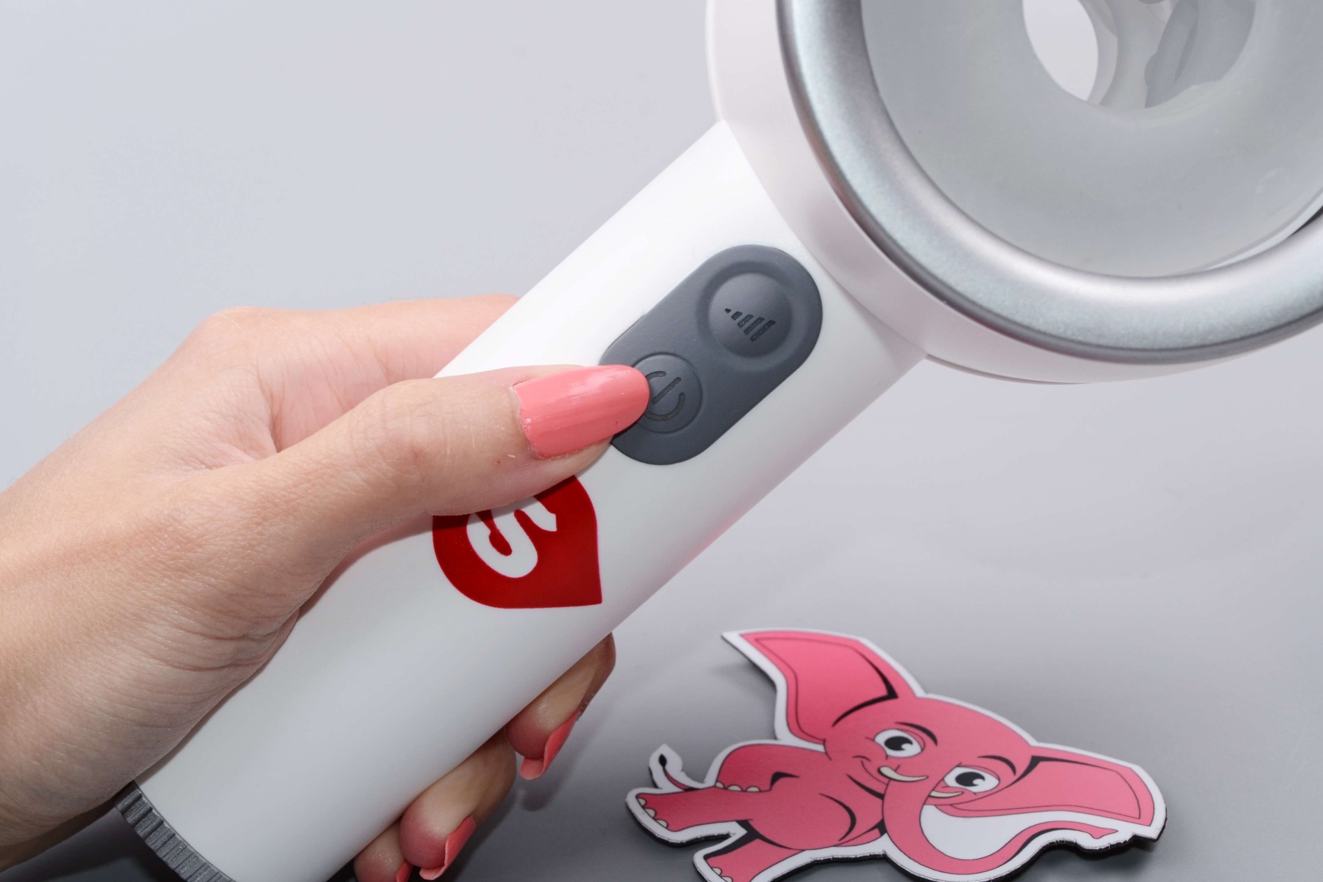 Automatický masturbátor Hammer Time (20,6 cm), v ruce