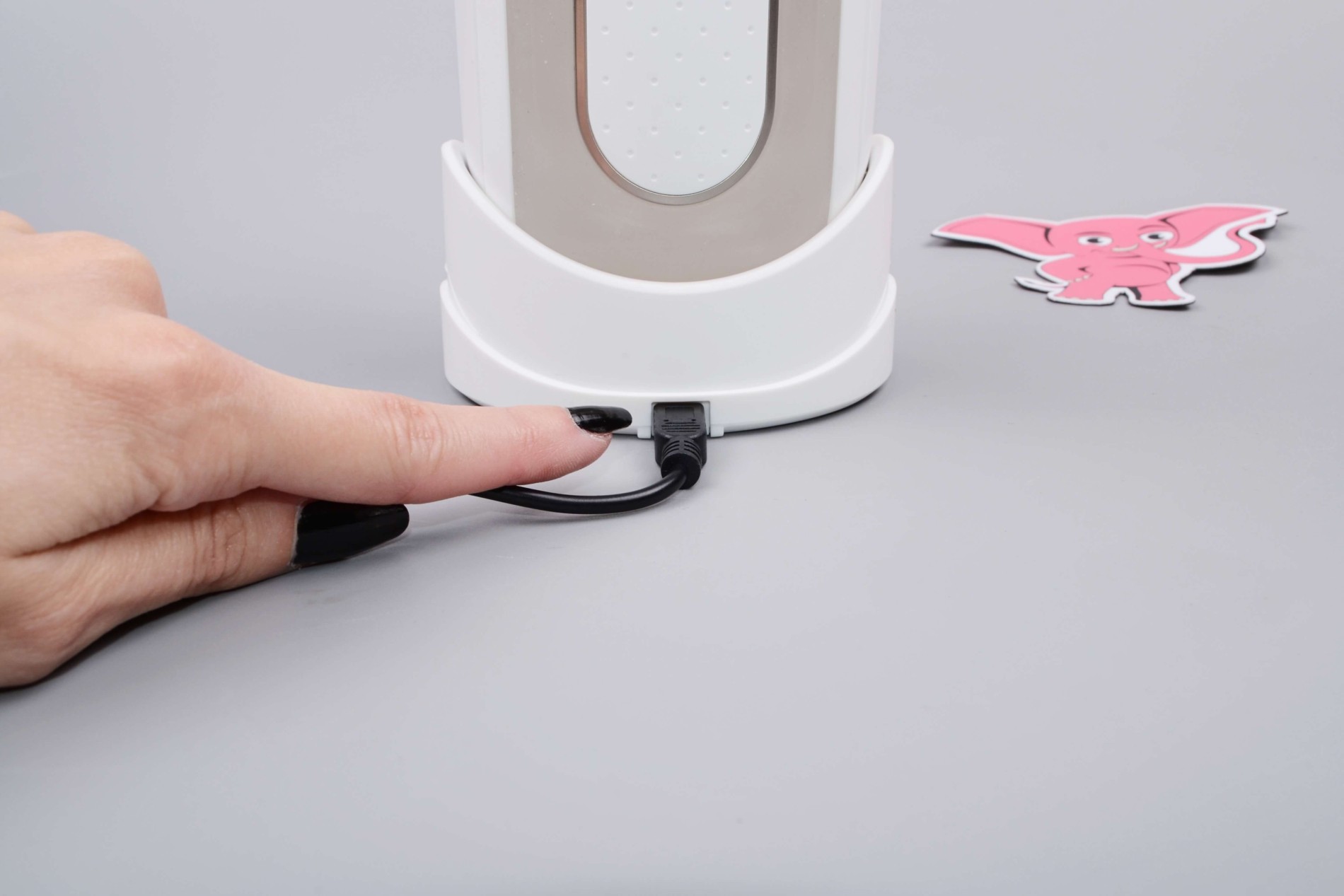 Tenga Flip Hole Zero EV vibrační masturbátor, nabíjení