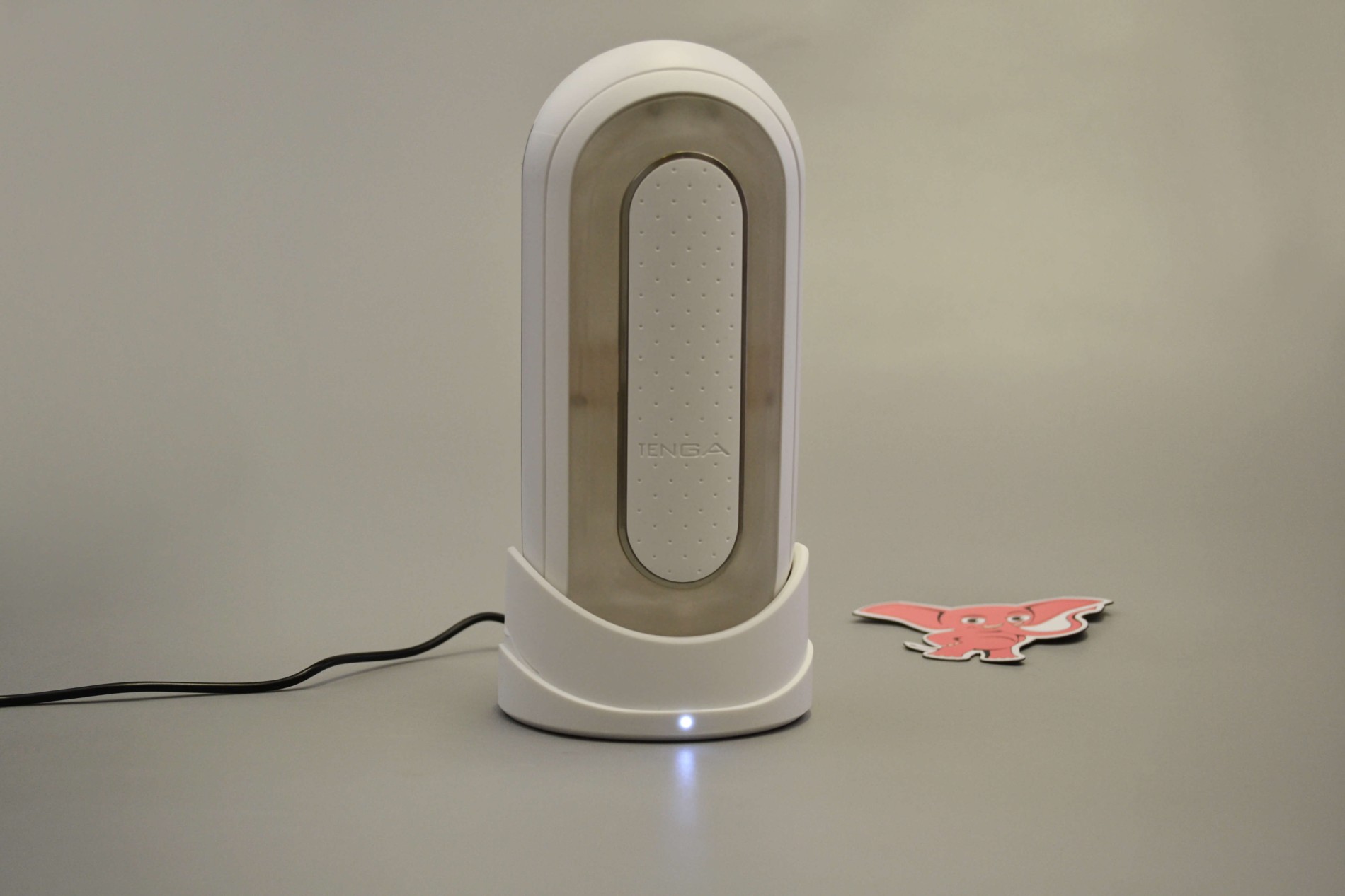 Tenga Flip Hole Zero EV vibrační masturbátor, nabíjení