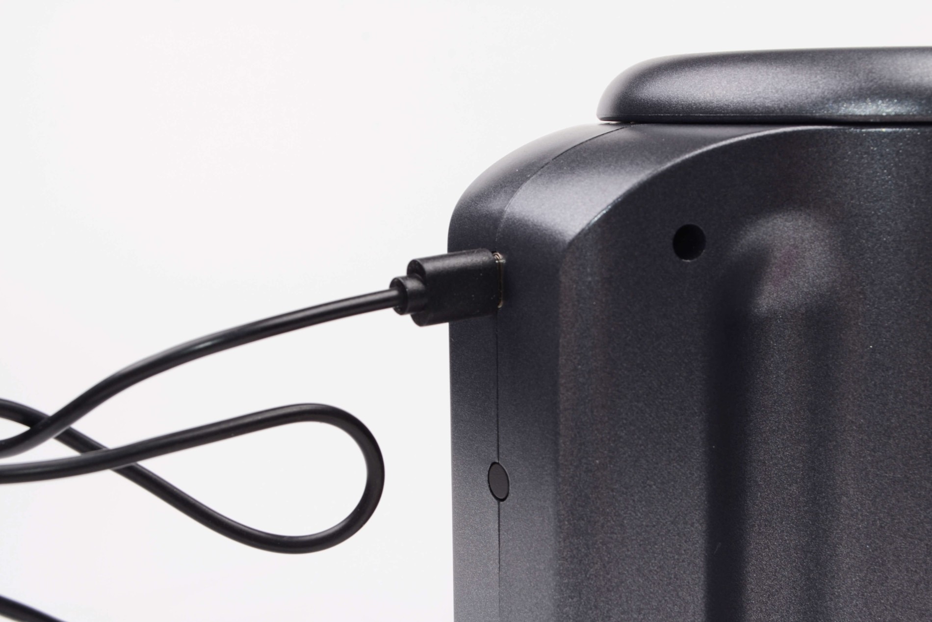 Automatický přirážecí masturbátor D Rush, nabíjení