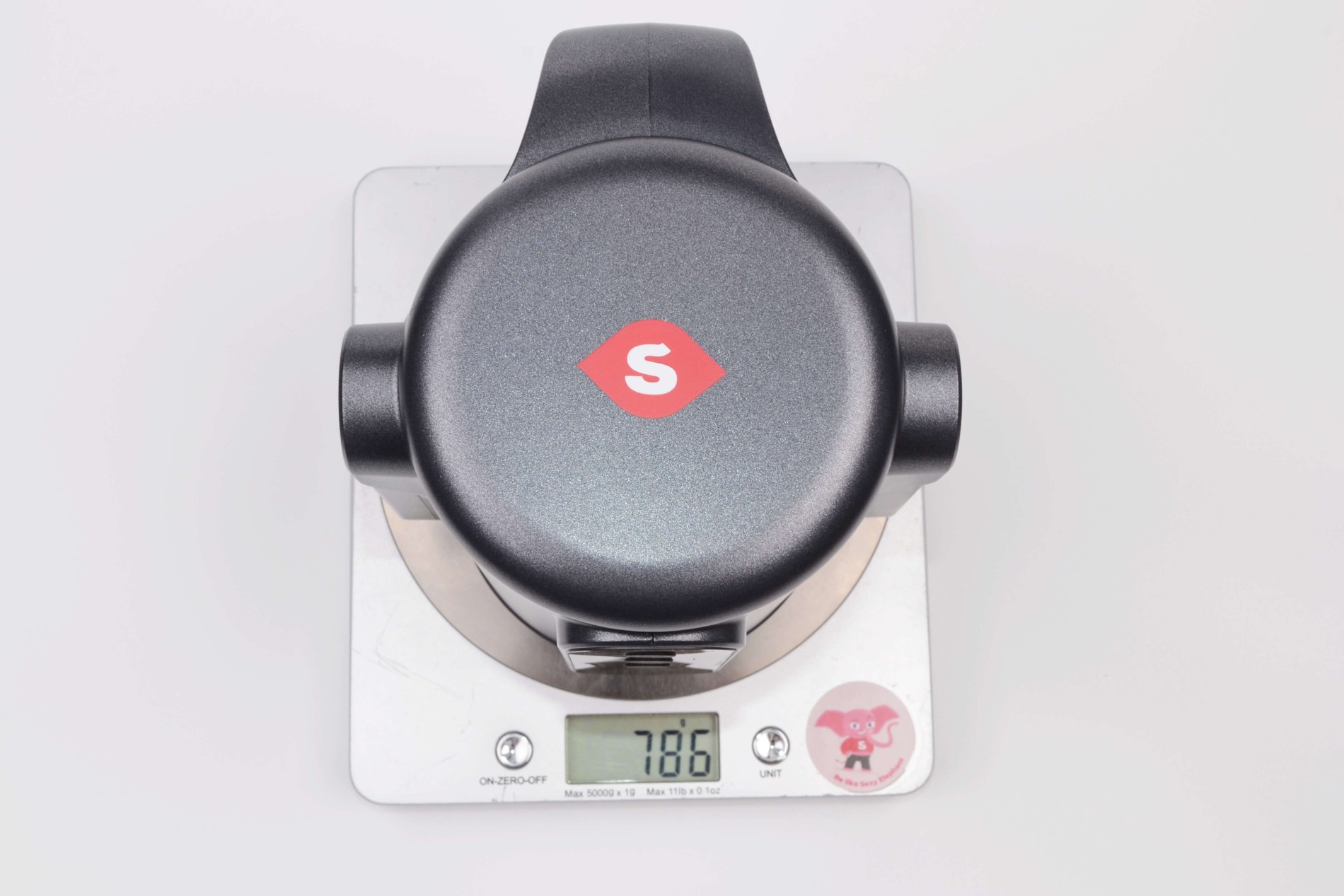 Automatický přirážecí masturbátor D Rush, váha