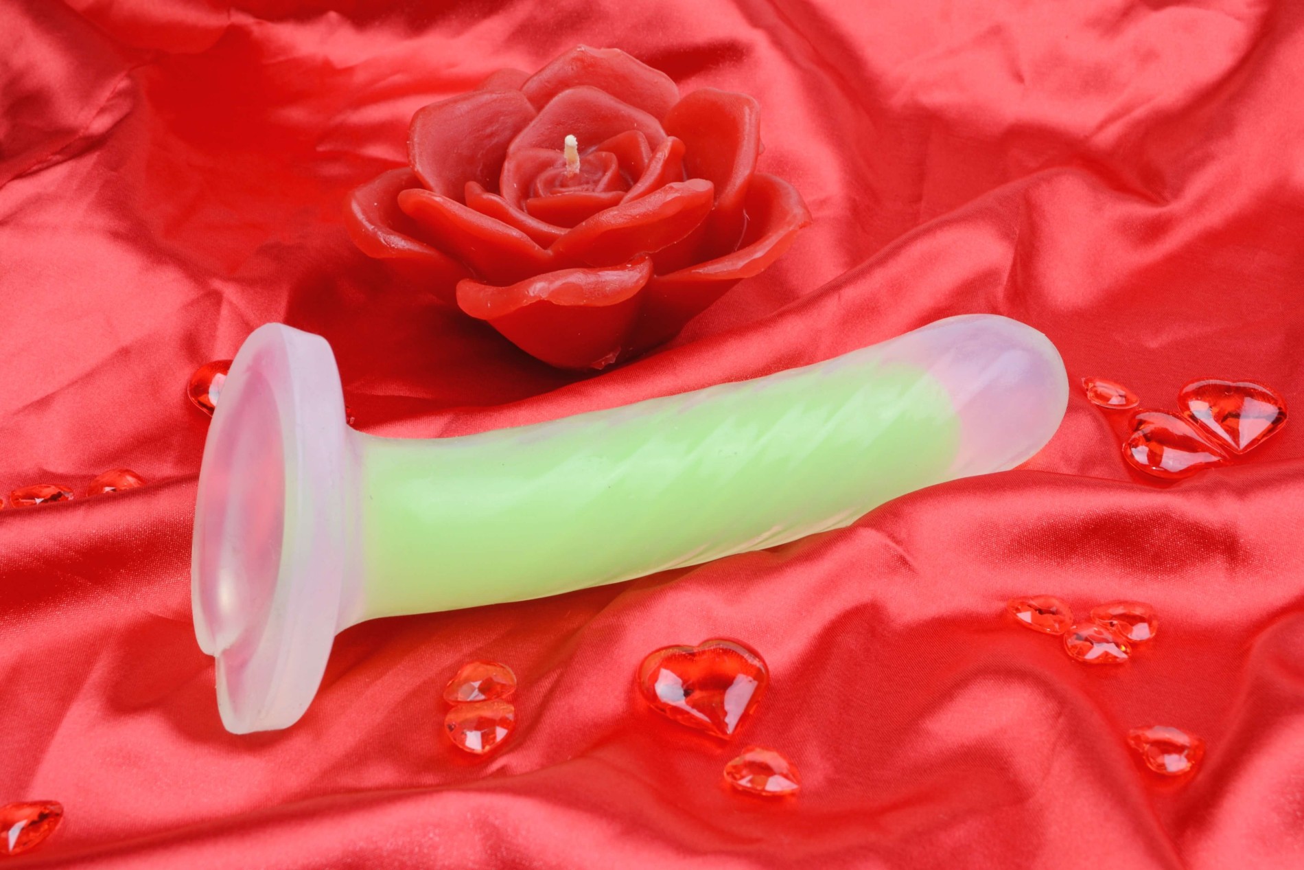 Svítící dildo s přísavkou Green Radiation (17 cm)