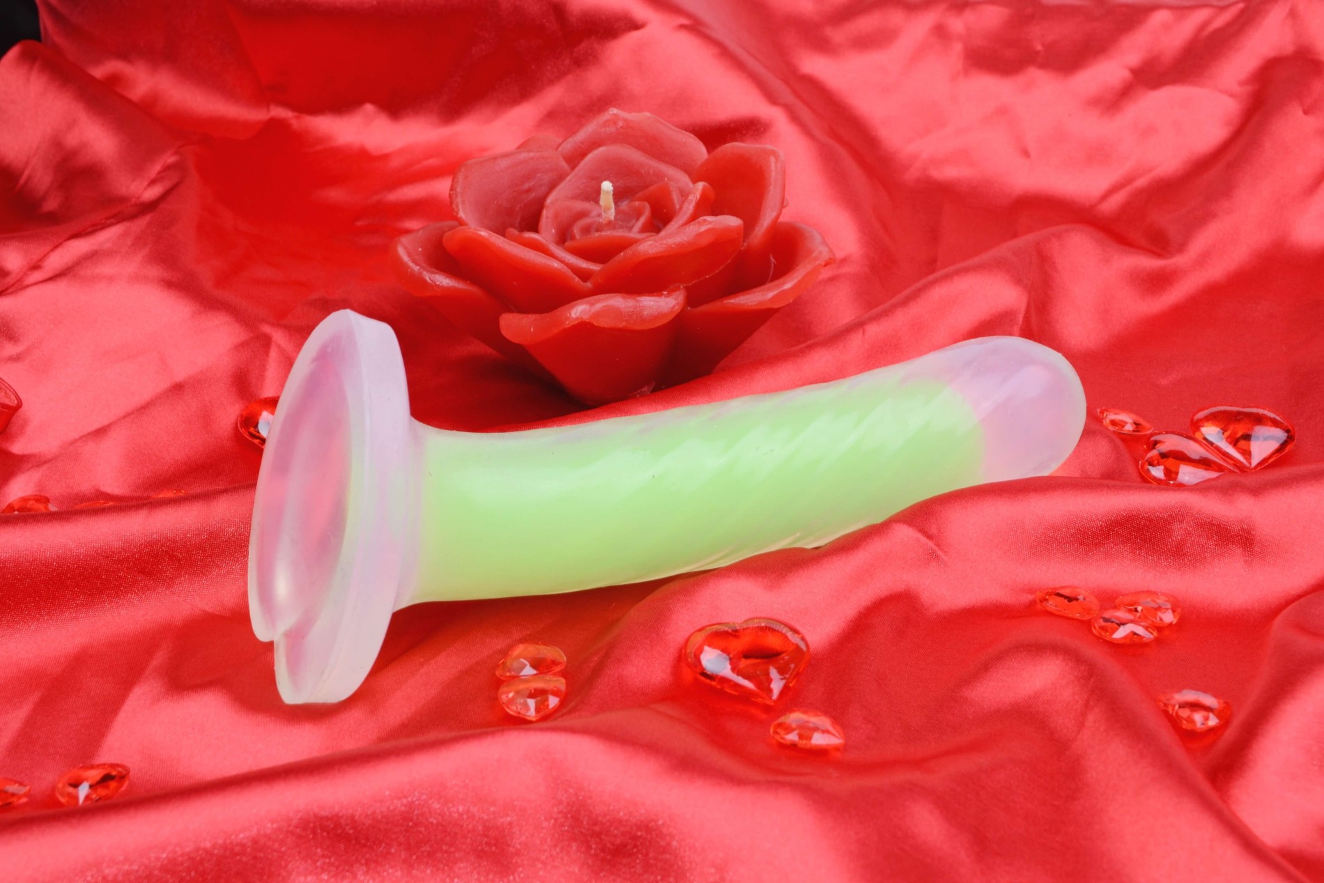 Svítící dildo s přísavkou Green Radiation (17 cm)