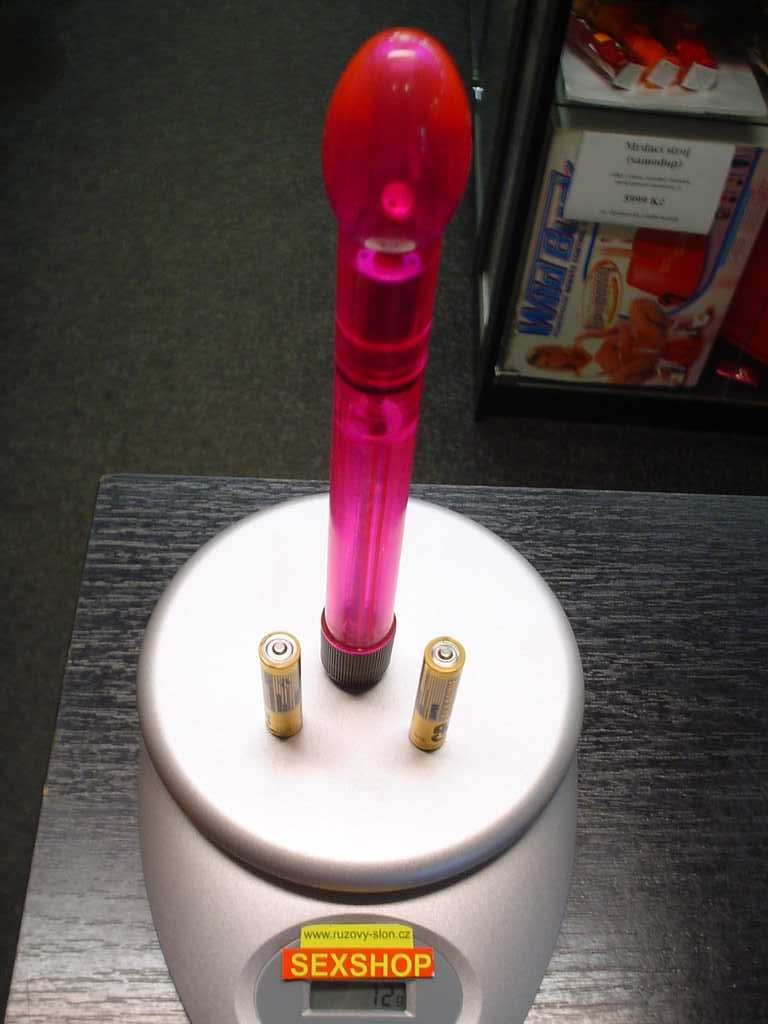 Vibrátor plast  Tulipán 19*1.5 cm