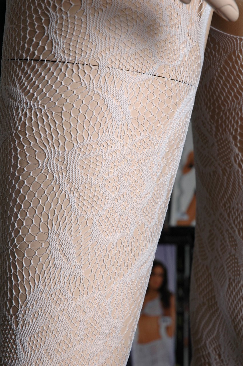 Overal s výstřihem na hrudníku