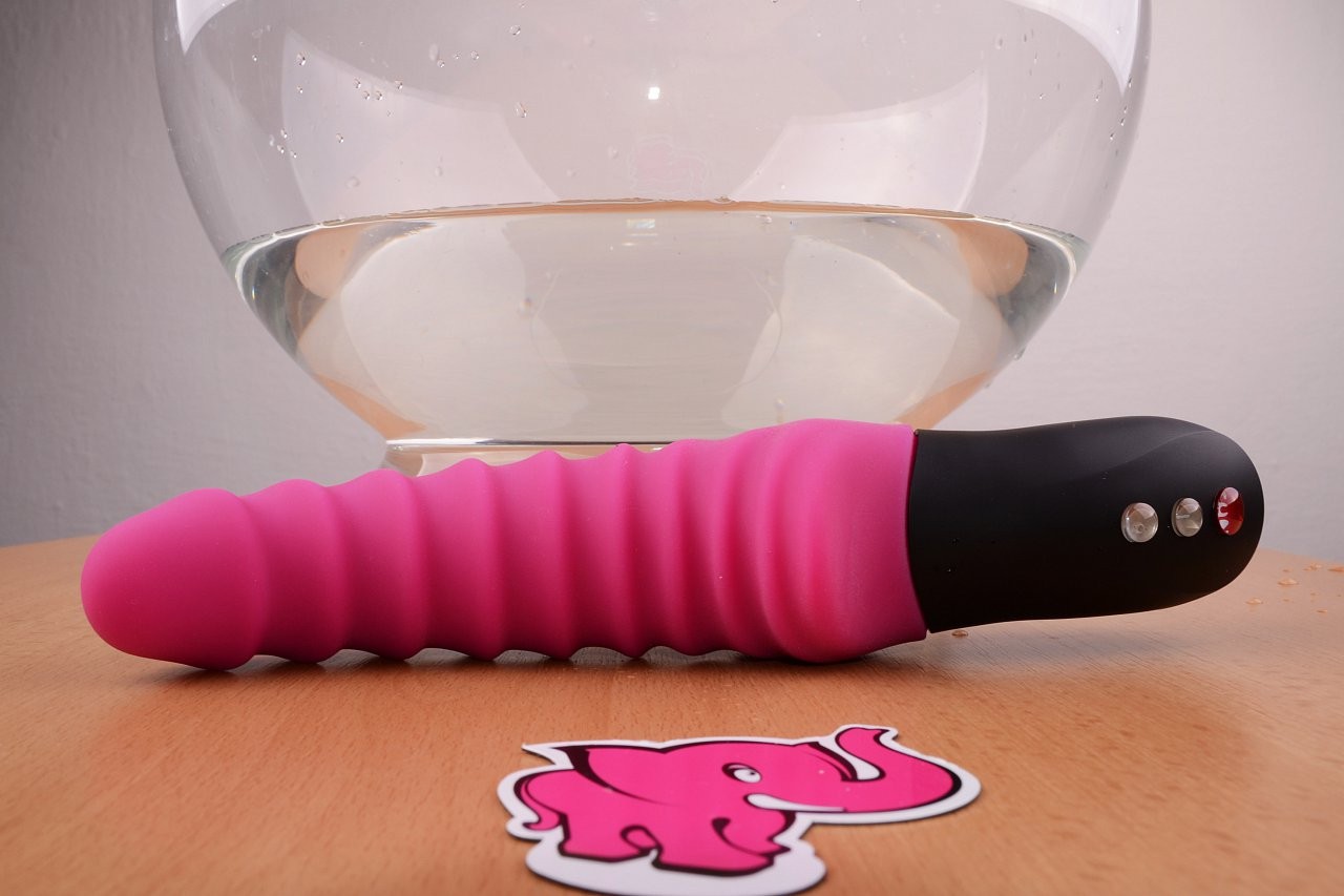 Fun Factory Stronic Drei revoluční pulzátor, test vodotěsnosti