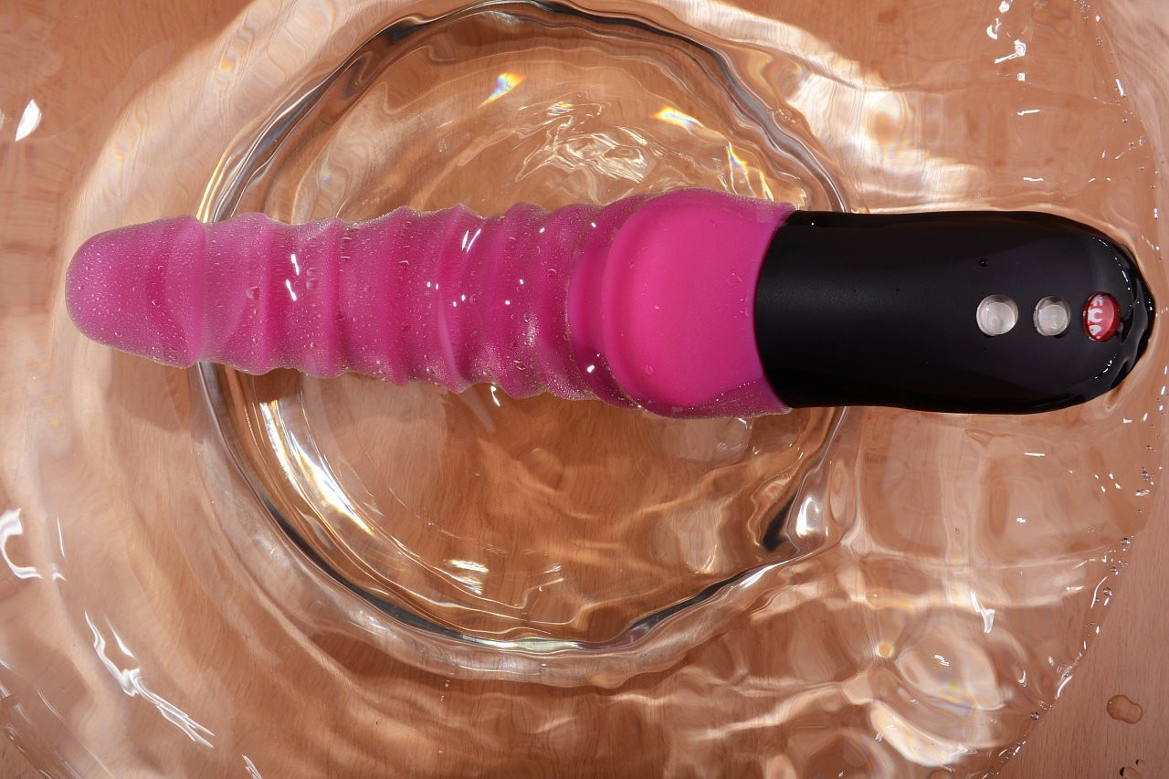 Fun Factory Stronic Drei revoluční pulzátor, test vodotěsnosti