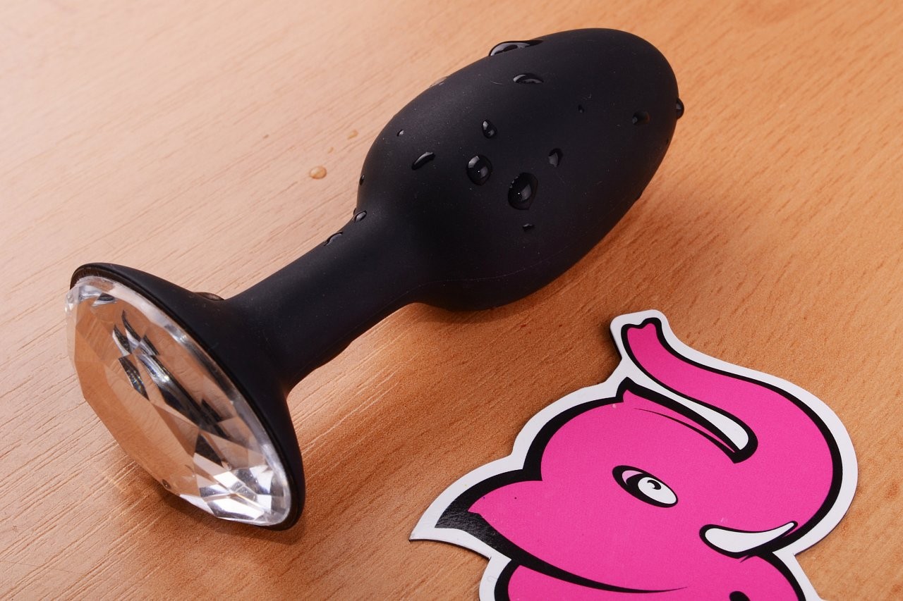 Anální kolík Black Diamond, pohled z boku