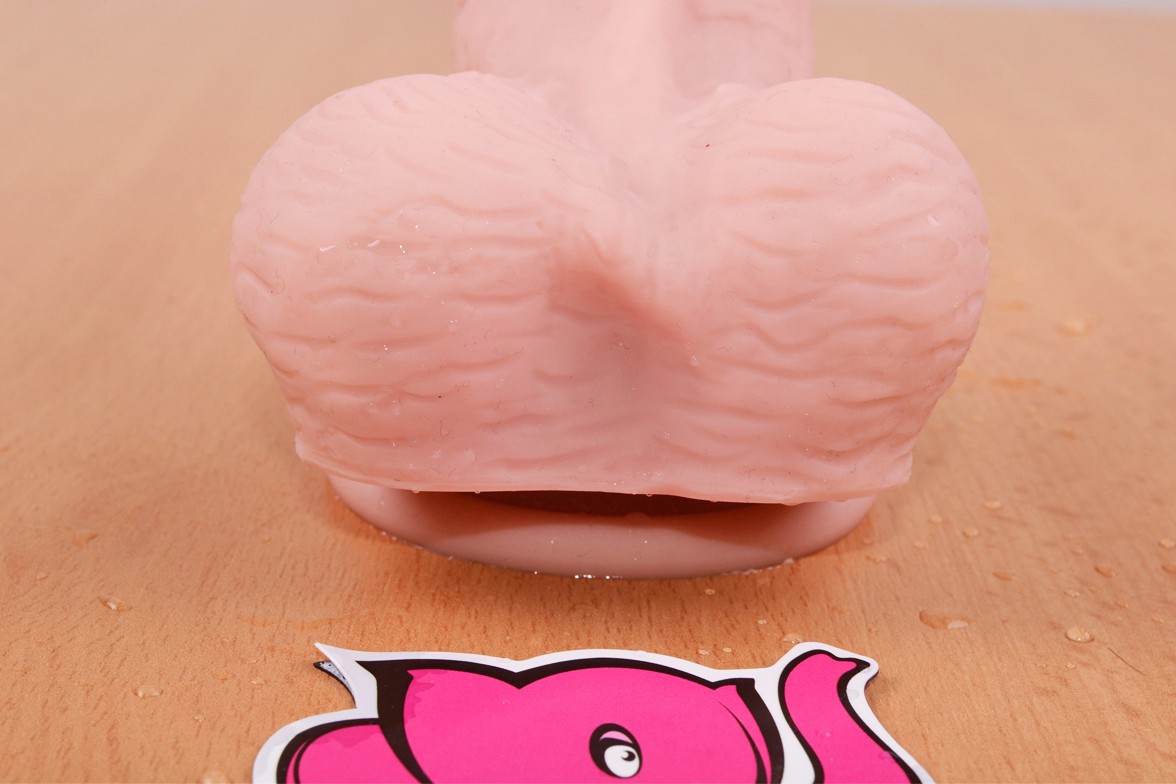 Dildo s přísavkou a varlaty Maxim (24 cm) – varlata