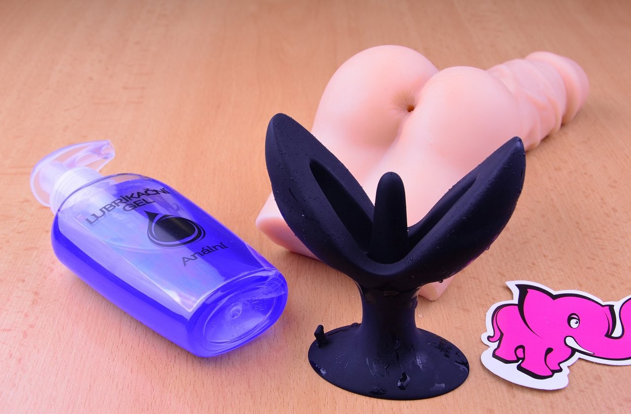 Anální kolík Gaper – s Análním gelem a se zadečkem