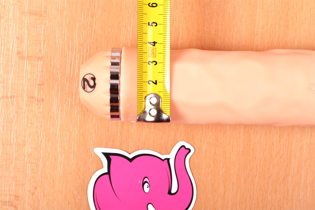 Silikonový vibrátor Natural Dick, průměr u ovládání