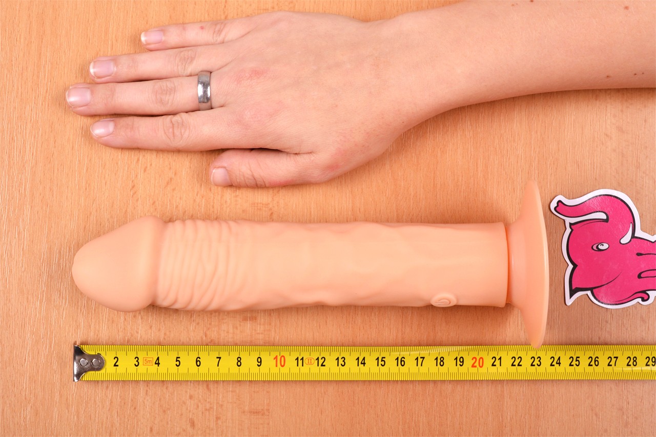 Silikonový vibrátor s přísavkou Long Touch, celková delka i s rukou