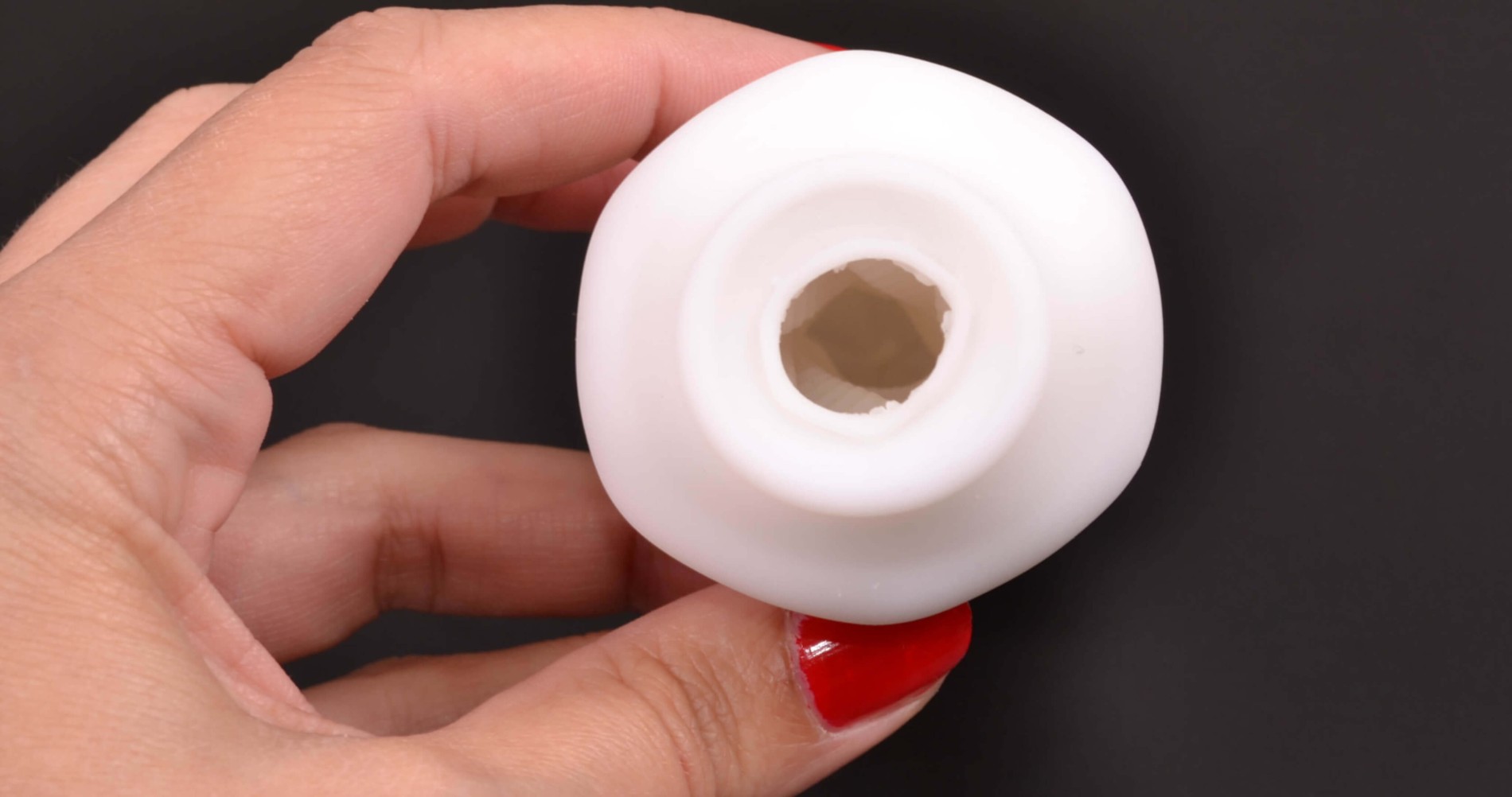 Tenga 3D Spiral masturbátor, v ruce