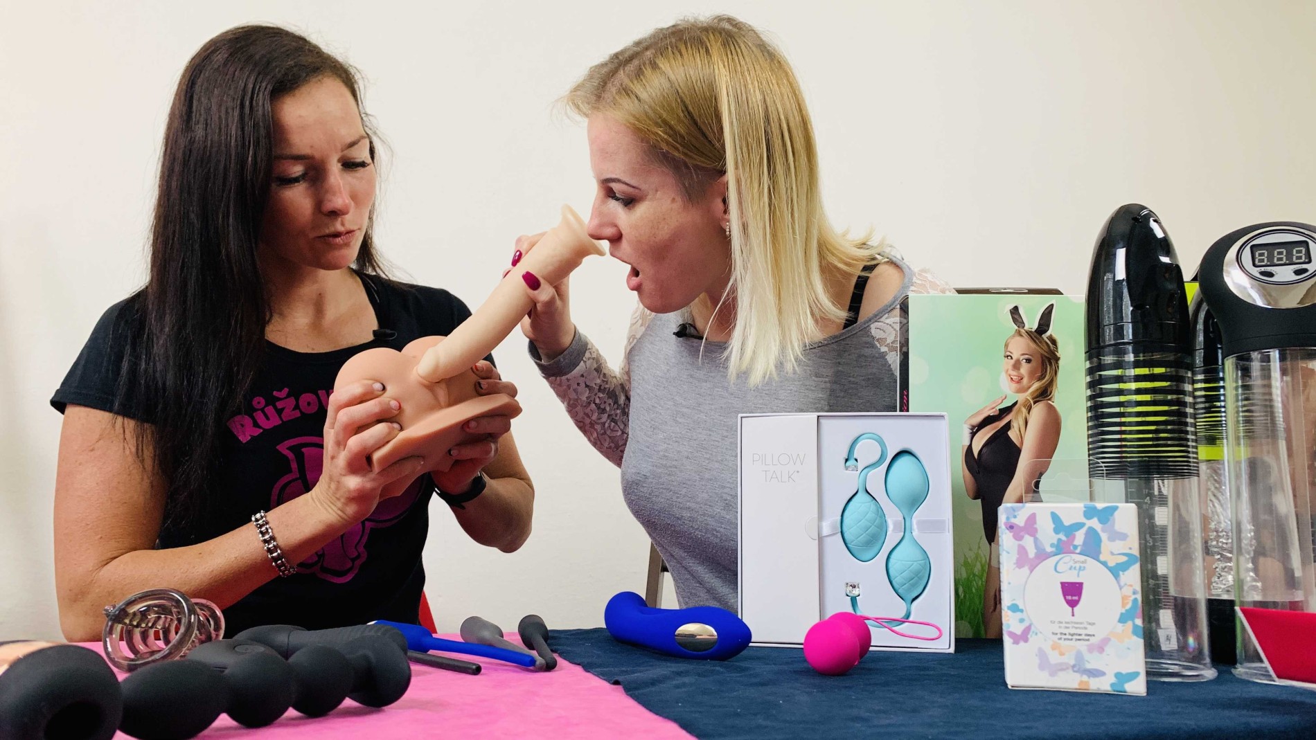 Silikonový dilatátor Pissing Game, Domča a Verča