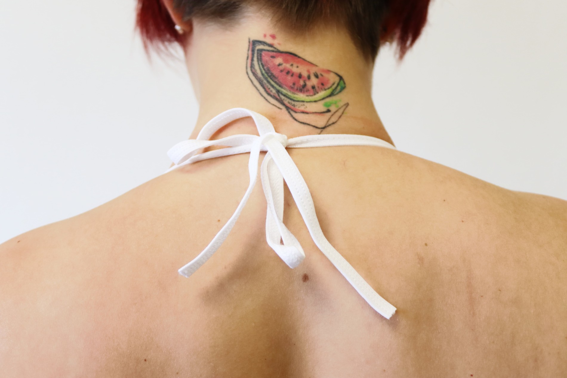 Bílá košilka Janet – testerka Jenny