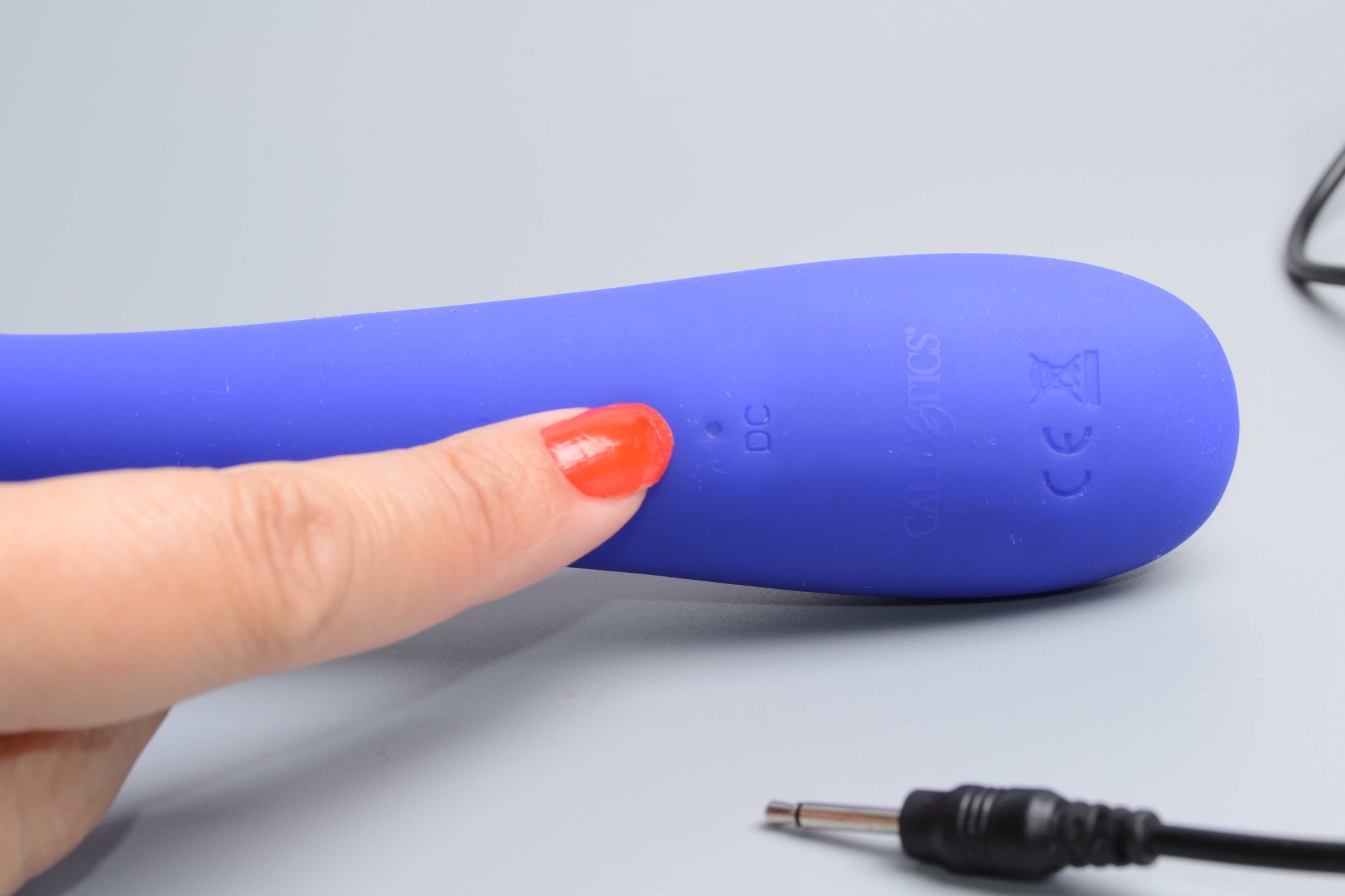 Vibrátor pro elektrosex Midnight Desire, místo pro nabíjení