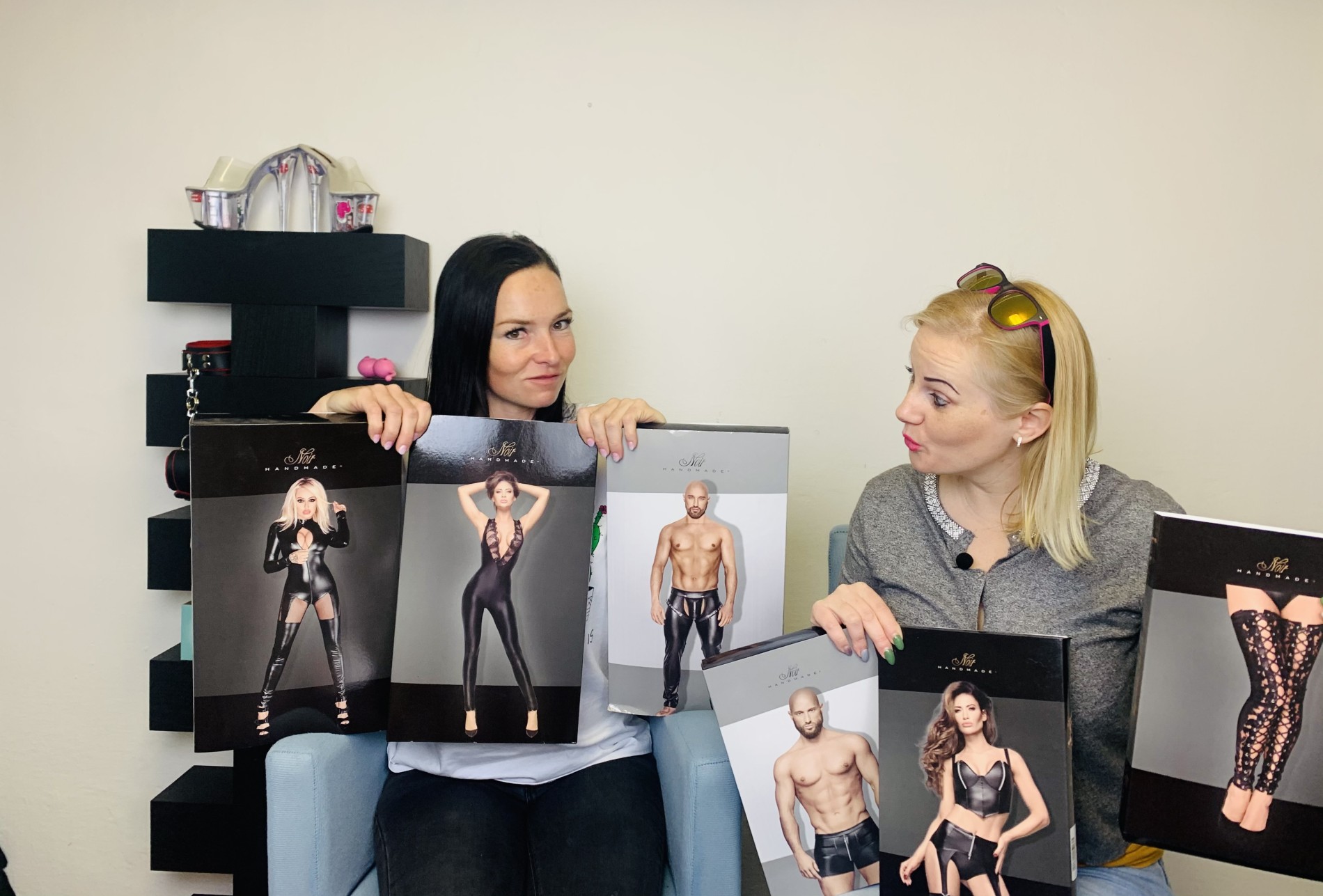 Černý overal Luxury, Domča a Verča