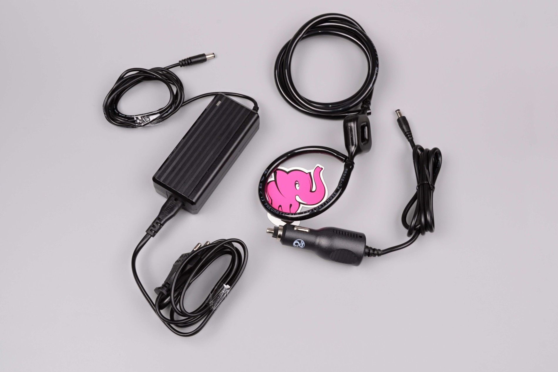 Masturbátor Suck-O-Mat 2.0, kabely