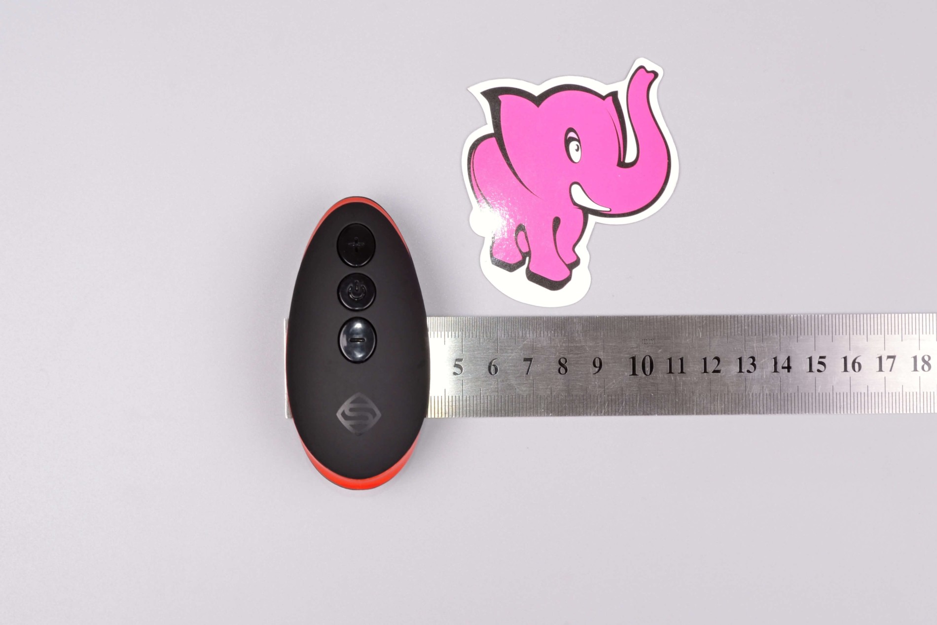 Masturbátor Suck-O-Mat 2.0, rozměry ovladače