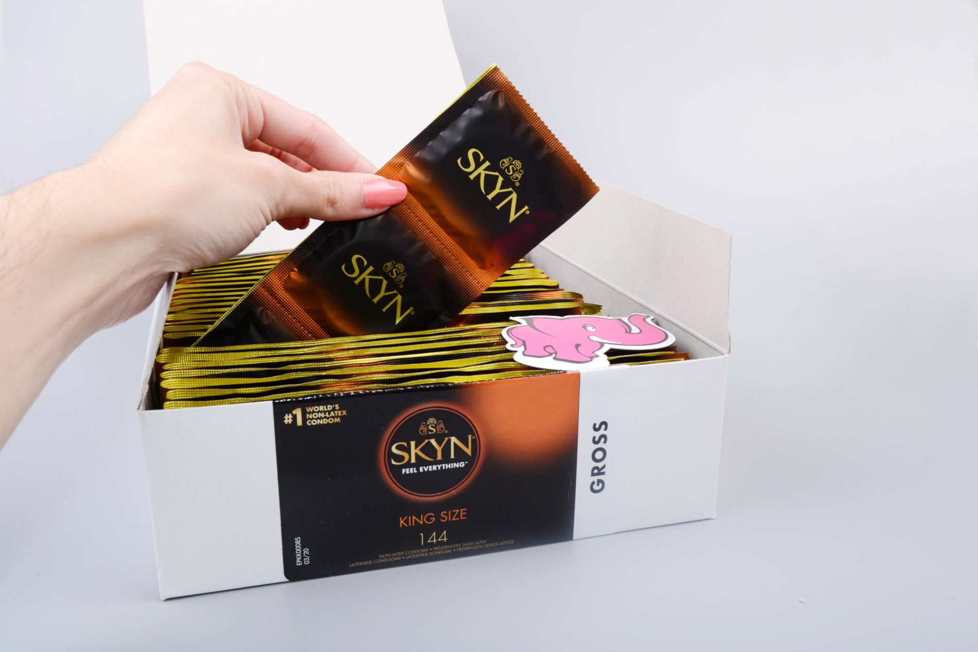 SKYN King Size – bezlatexové kondomy (144 ks)