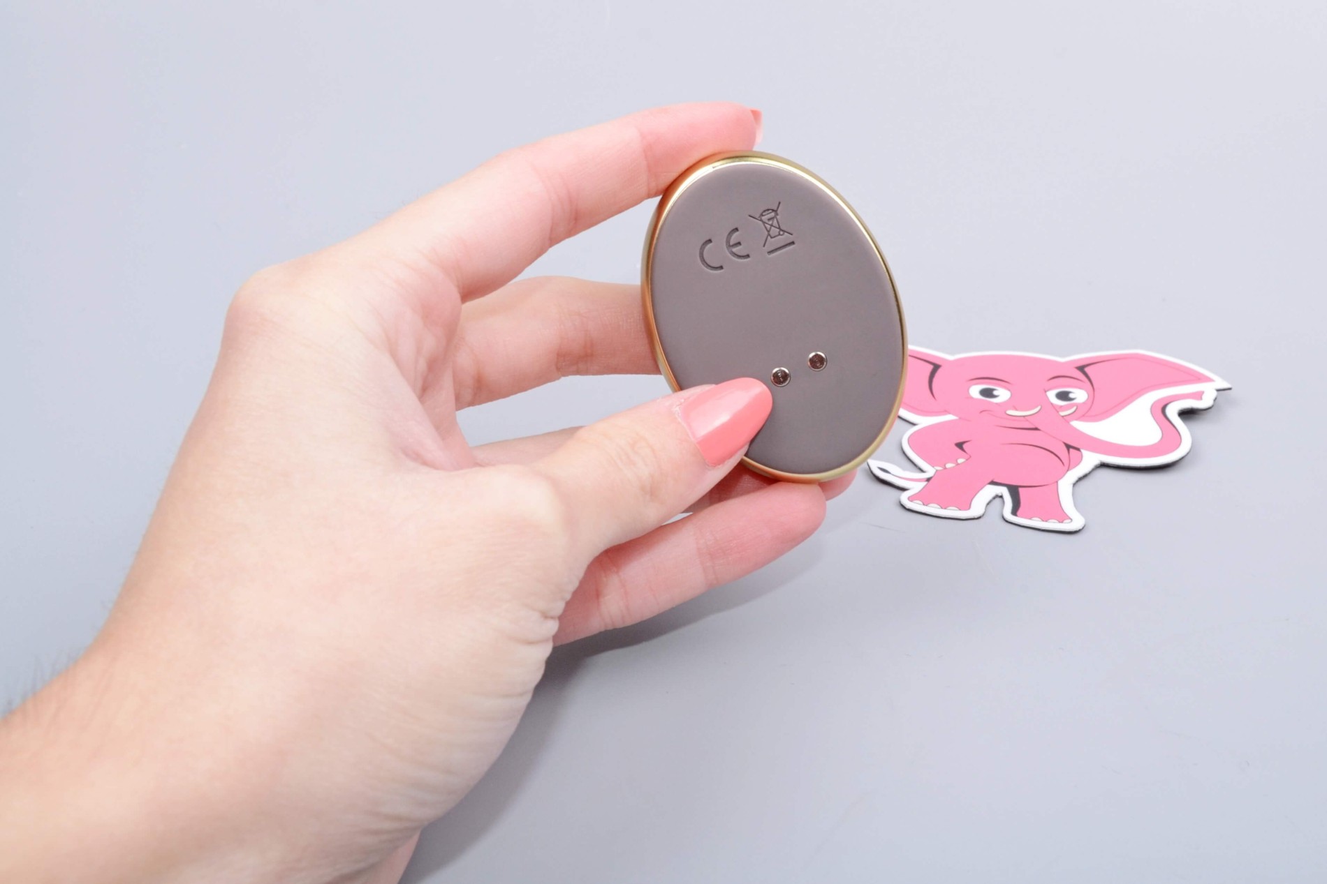 Realistický vibrátor s přísavkou z dvojitého silikonu Pipedream King Cock Gigant s dálkovým ovladačem, ovladač