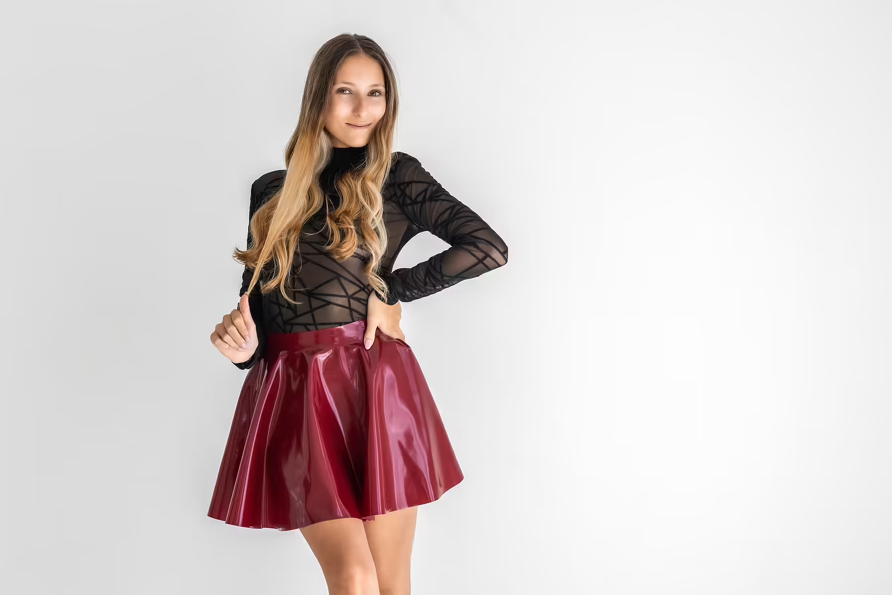 Červená latexová sukně Misty