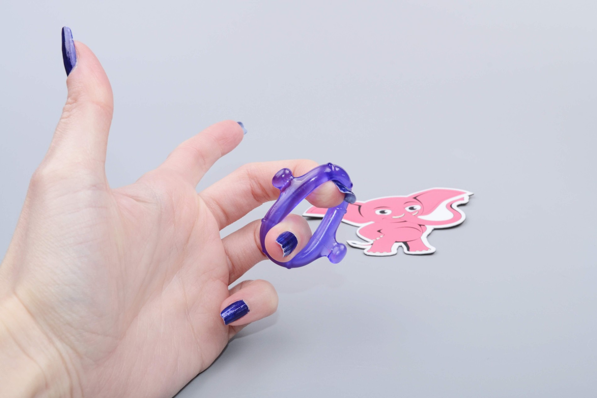 Erekční kroužky Vitality – sada 4 pomůcek, v ruce