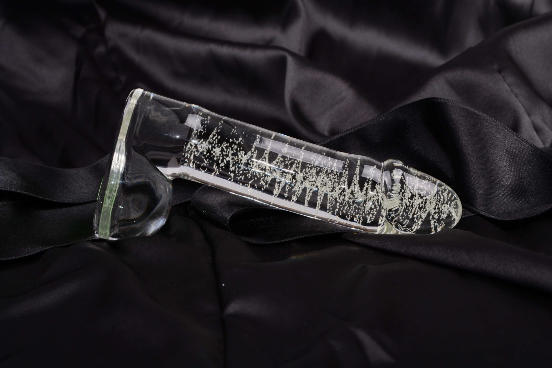 Skleněné dildo Glow Smooth (13,3 cm)