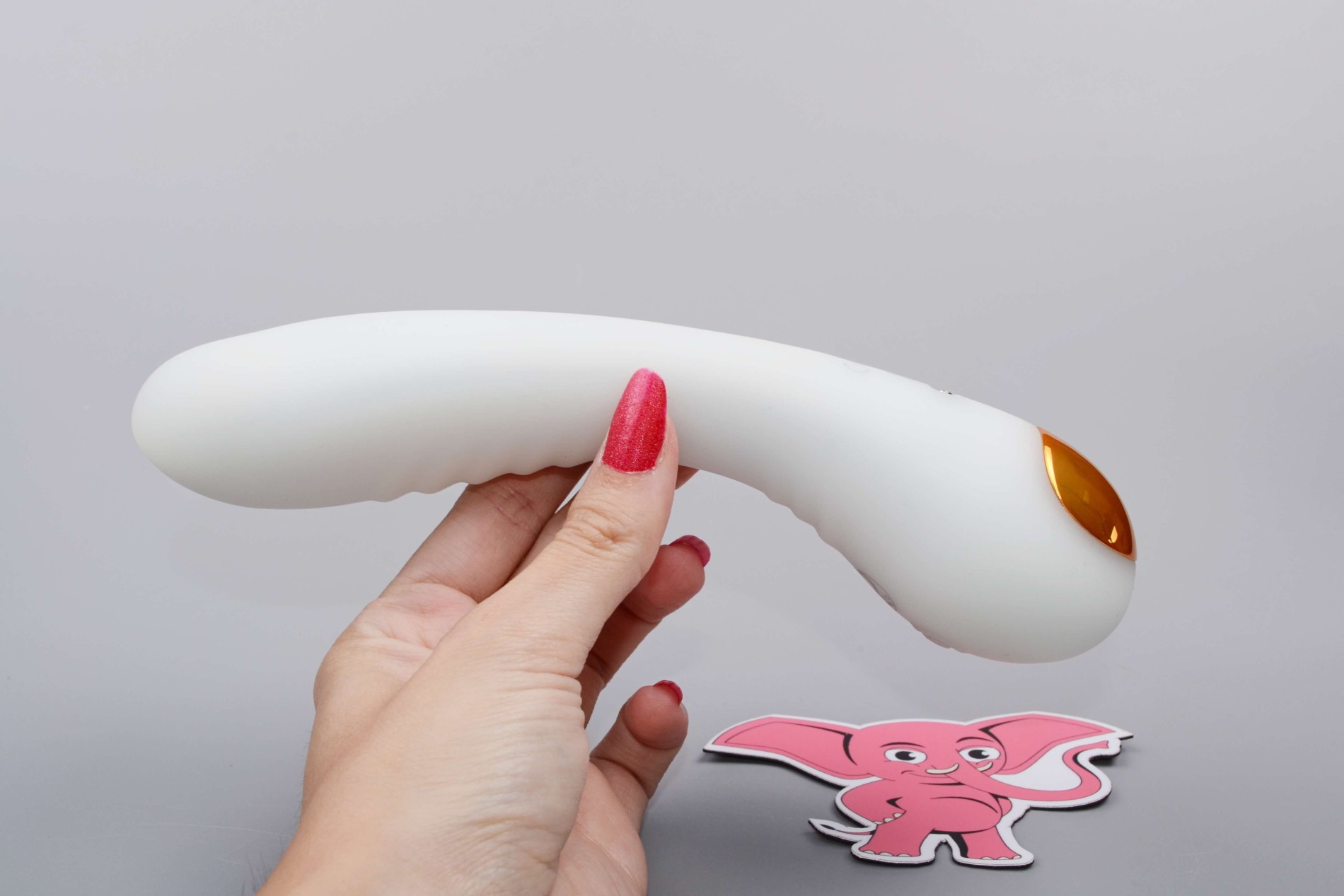 Svítící silikonový vibrátor Lumisphere (18 cm), v ruce