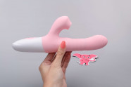Adore Motio II. tlakový přirážející vibrátor, v ruce