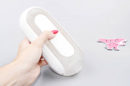 Tenga Flip Hole Zero EV vibrační masturbátor, v ruce