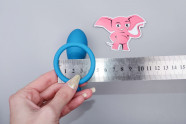 Anální kolík Slingshot II s erekčním kroužkem a dálkovým ovládáním