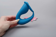 Anální kolík Slingshot II s erekčním kroužkem a dálkovým ovládáním