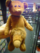 Žert. plyšový medvěd s penisem