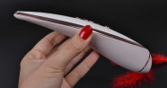 Satisfyer Luxury tlakový vibrátor, v ruce