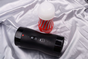 Tenga Vacuum Gyro Roller rotační masturbátor (20 cm)