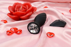Vibrační anální kolík Diamond Vibe s dálkovým ovládáním (12,3 cm)